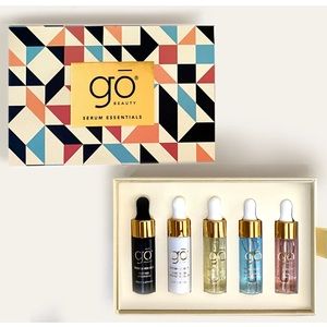 GO BEAUTY TRAVEL ESSENTIAL SKINCARE SET NIB